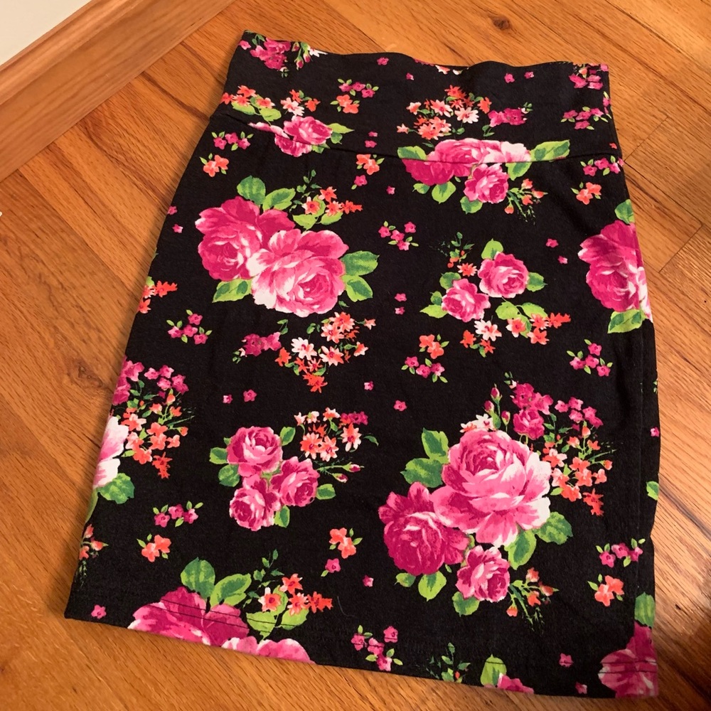 Forever 21 Rose Pencil Skirt